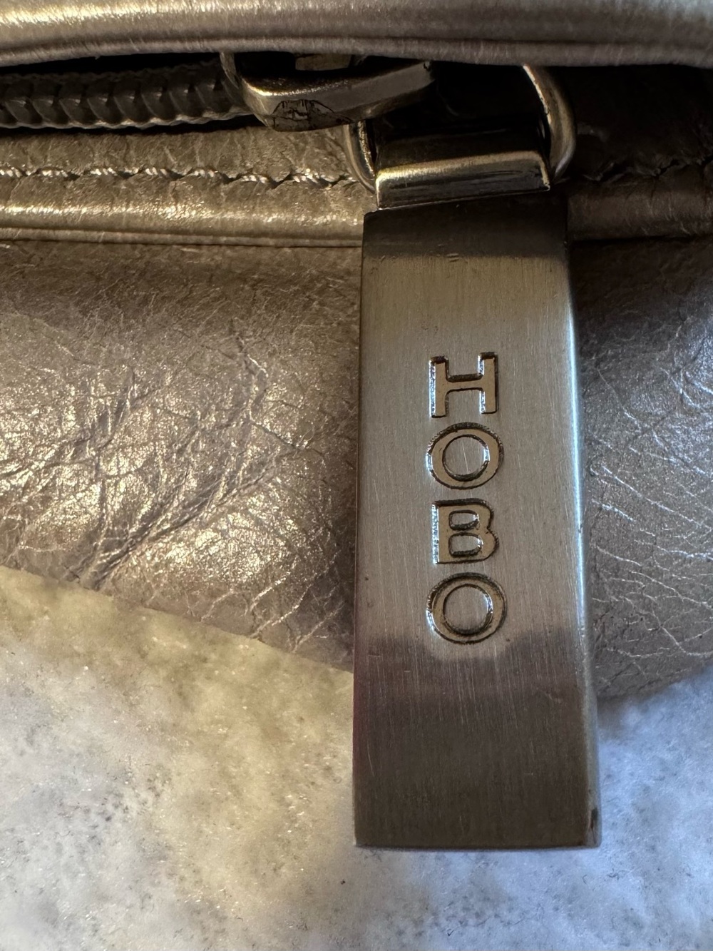 Hobo International Madeline Clutch silver metallic - Picture 4 of 12